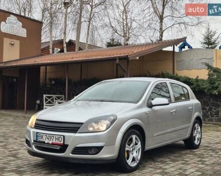 Серый Опель Астра, объемом двигателя 1.6 л и пробегом 325 тыс. км за 3799 $, фото 2 на Automoto.ua