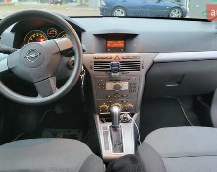 Серый Опель Астра, объемом двигателя 1.8 л и пробегом 195 тыс. км за 4950 $, фото 15 на Automoto.ua
