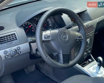 Серый Опель Астра, объемом двигателя 1.6 л и пробегом 220 тыс. км за 4700 $, фото 1 на Automoto.ua