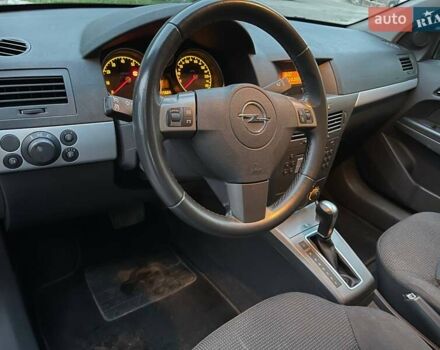 Серый Опель Астра, объемом двигателя 1.8 л и пробегом 175 тыс. км за 6200 $, фото 27 на Automoto.ua