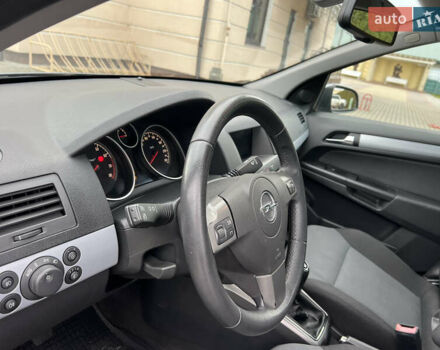 Серый Опель Астра, объемом двигателя 1.6 л и пробегом 259 тыс. км за 5100 $, фото 29 на Automoto.ua