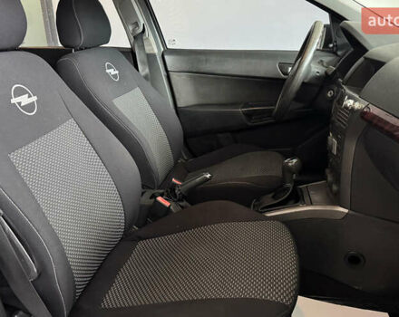 Серый Опель Астра, объемом двигателя 1.4 л и пробегом 215 тыс. км за 4100 $, фото 17 на Automoto.ua