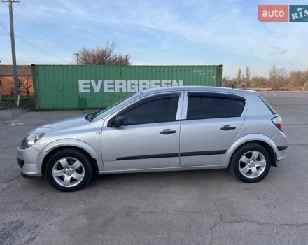 Серый Опель Астра, объемом двигателя 1.4 л и пробегом 220 тыс. км за 3450 $, фото 3 на Automoto.ua