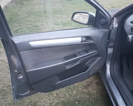 Серый Опель Астра, объемом двигателя 1.2 л и пробегом 325 тыс. км за 3750 $, фото 6 на Automoto.ua