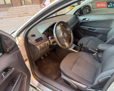 Серый Опель Астра, объемом двигателя 1.6 л и пробегом 140 тыс. км за 3799 $, фото 8 на Automoto.ua