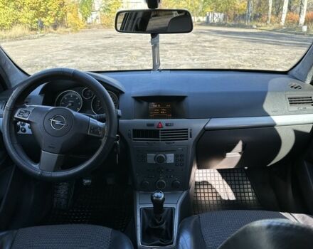 Серый Опель Астра, объемом двигателя 1.7 л и пробегом 270 тыс. км за 3750 $, фото 7 на Automoto.ua