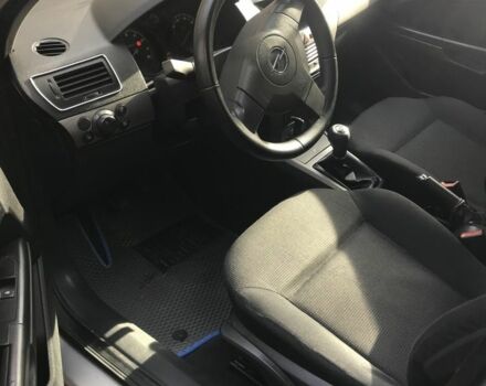 Опель Астра 2006 в Кременчуге на Automoto.ua Серый Опель Астра, объемом двигателя 1.4 л и пробегом 236 тыс. км за 3900 $, фото 2 на Automoto.ua