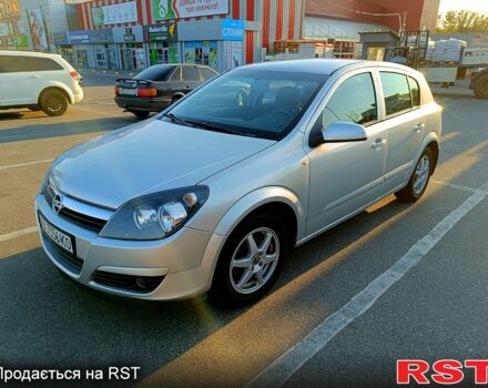 Серый Опель Астра, объемом двигателя 1.6 л и пробегом 117 тыс. км за 5000 $, фото 1 на Automoto.ua