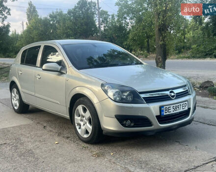 Серый Опель Астра, объемом двигателя 1.6 л и пробегом 249 тыс. км за 4500 $, фото 1 на Automoto.ua