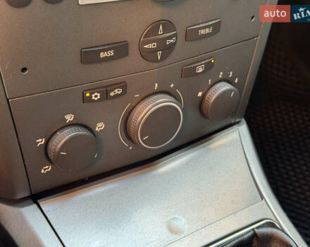 Серый Опель Астра, объемом двигателя 1.6 л и пробегом 140 тыс. км за 3799 $, фото 11 на Automoto.ua