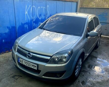 Серый Опель Астра, объемом двигателя 1.6 л и пробегом 255 тыс. км за 4500 $, фото 1 на Automoto.ua