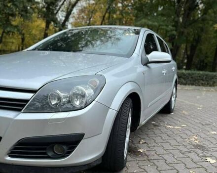 Серый Опель Астра, объемом двигателя 1.6 л и пробегом 248 тыс. км за 4400 $, фото 1 на Automoto.ua