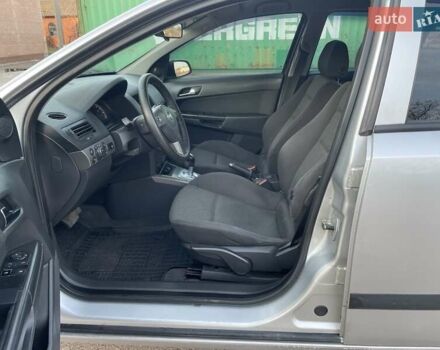 Серый Опель Астра, объемом двигателя 1.4 л и пробегом 220 тыс. км за 3450 $, фото 17 на Automoto.ua