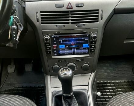 Сірий Опель Астра, об'ємом двигуна 1.4 л та пробігом 253 тис. км за 4200 $, фото 7 на Automoto.ua