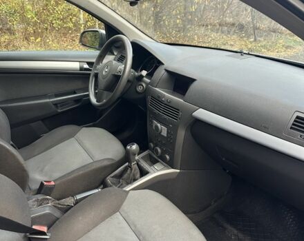 Серый Опель Астра, объемом двигателя 1.7 л и пробегом 324 тыс. км за 2350 $, фото 7 на Automoto.ua