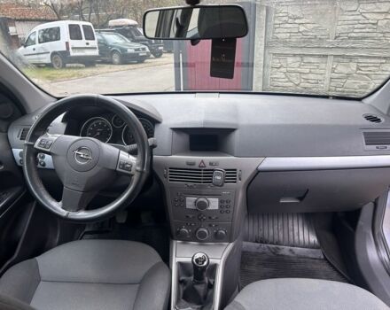 Серый Опель Астра, объемом двигателя 1.6 л и пробегом 211 тыс. км за 4500 $, фото 3 на Automoto.ua