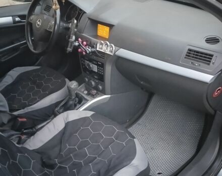 Серый Опель Астра, объемом двигателя 1.2 л и пробегом 325 тыс. км за 3750 $, фото 4 на Automoto.ua