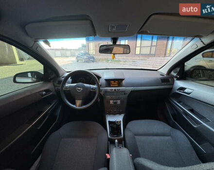 Серый Опель Астра, объемом двигателя 1.6 л и пробегом 140 тыс. км за 3799 $, фото 9 на Automoto.ua