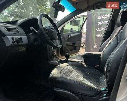 Серый Опель Астра, объемом двигателя 1.6 л и пробегом 176 тыс. км за 4300 $, фото 8 на Automoto.ua