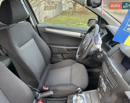 Серый Опель Астра, объемом двигателя 1.6 л и пробегом 180 тыс. км за 5300 $, фото 6 на Automoto.ua