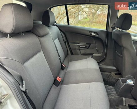 Серый Опель Астра, объемом двигателя 1.6 л и пробегом 180 тыс. км за 5300 $, фото 5 на Automoto.ua