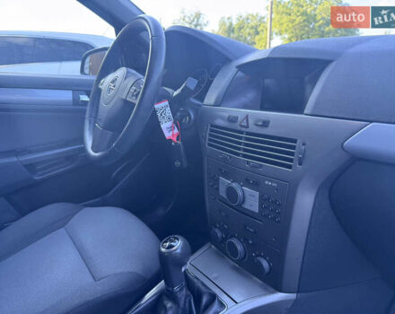 Серый Опель Астра, объемом двигателя 1.6 л и пробегом 220 тыс. км за 5350 $, фото 51 на Automoto.ua