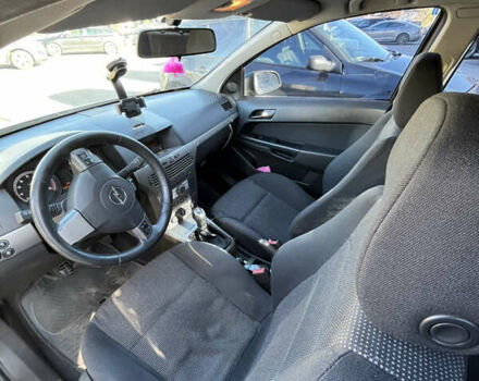 Серый Опель Астра, объемом двигателя 1.6 л и пробегом 236 тыс. км за 3900 $, фото 9 на Automoto.ua