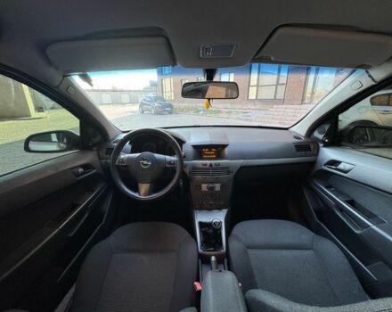 Опель Астра 2006 в Нетешине на Automoto.ua Серый Опель Астра, объемом двигателя 1.6 л и пробегом 140 тыс. км за 3799 $, фото 5 на Automoto.ua