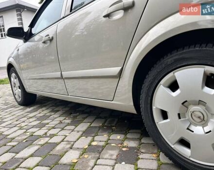 Серый Опель Астра, объемом двигателя 1.6 л и пробегом 160 тыс. км за 4999 $, фото 24 на Automoto.ua