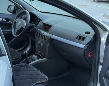 Серый Опель Астра, объемом двигателя 1.6 л и пробегом 287 тыс. км за 4700 $, фото 6 на Automoto.ua