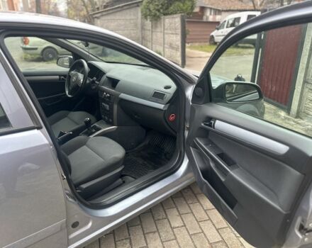 Серый Опель Астра, объемом двигателя 1.6 л и пробегом 211 тыс. км за 4500 $, фото 5 на Automoto.ua