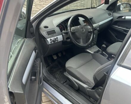 Серый Опель Астра, объемом двигателя 1.6 л и пробегом 211 тыс. км за 4500 $, фото 4 на Automoto.ua