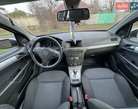 Серый Опель Астра, объемом двигателя 1.6 л и пробегом 180 тыс. км за 5300 $, фото 4 на Automoto.ua