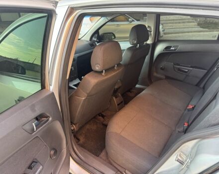 Опель Астра 2006 в Нетешине на Automoto.ua Серый Опель Астра, объемом двигателя 1.6 л и пробегом 140 тыс. км за 3799 $, фото 6 на Automoto.ua