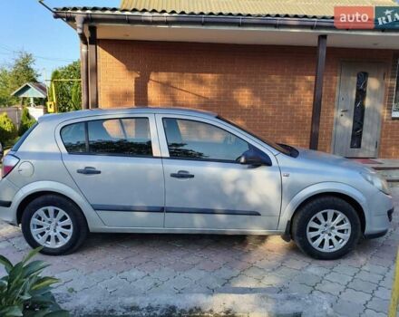 Серый Опель Астра, объемом двигателя 1.4 л и пробегом 216 тыс. км за 4500 $, фото 9 на Automoto.ua