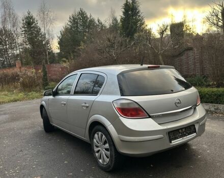 Серый Опель Астра, объемом двигателя 1.7 л и пробегом 324 тыс. км за 2350 $, фото 4 на Automoto.ua