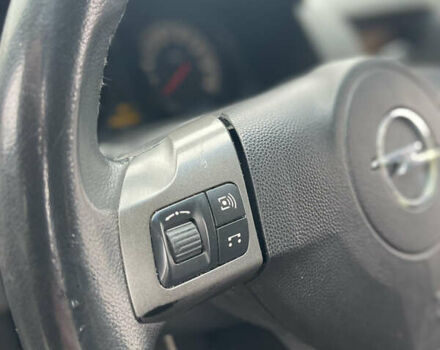 Серый Опель Астра, объемом двигателя 1.6 л и пробегом 140 тыс. км за 3899 $, фото 14 на Automoto.ua