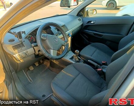 Серый Опель Астра, объемом двигателя 1.6 л и пробегом 117 тыс. км за 5000 $, фото 5 на Automoto.ua