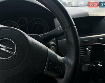 Серый Опель Астра, объемом двигателя 1.6 л и пробегом 176 тыс. км за 4300 $, фото 23 на Automoto.ua