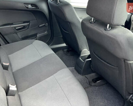 Серый Опель Астра, объемом двигателя 1.6 л и пробегом 255 тыс. км за 5400 $, фото 16 на Automoto.ua