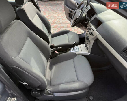 Серый Опель Астра, объемом двигателя 1.6 л и пробегом 180 тыс. км за 6750 $, фото 79 на Automoto.ua