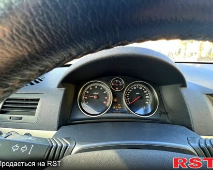 Серый Опель Астра, объемом двигателя 1.6 л и пробегом 188 тыс. км за 3900 $, фото 9 на Automoto.ua