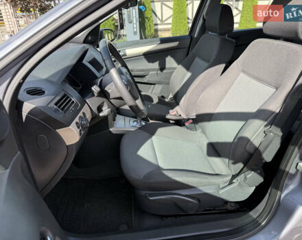 Серый Опель Астра, объемом двигателя 1.6 л и пробегом 180 тыс. км за 6750 $, фото 59 на Automoto.ua