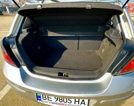 Серый Опель Астра, объемом двигателя 1.6 л и пробегом 235 тыс. км за 5200 $, фото 9 на Automoto.ua