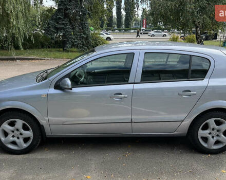 Серый Опель Астра, объемом двигателя 1.6 л и пробегом 255 тыс. км за 5400 $, фото 1 на Automoto.ua