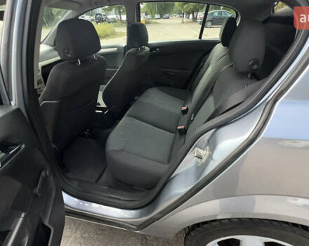 Серый Опель Астра, объемом двигателя 1.6 л и пробегом 255 тыс. км за 5400 $, фото 17 на Automoto.ua