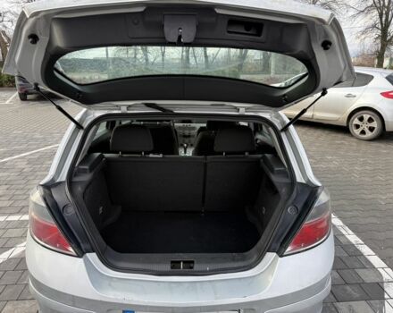 Серый Опель Астра, объемом двигателя 1.6 л и пробегом 315 тыс. км за 3900 $, фото 12 на Automoto.ua