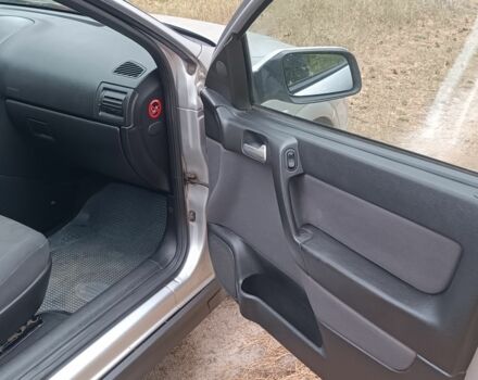 Серый Опель Астра, объемом двигателя 1.4 л и пробегом 191 тыс. км за 4000 $, фото 3 на Automoto.ua