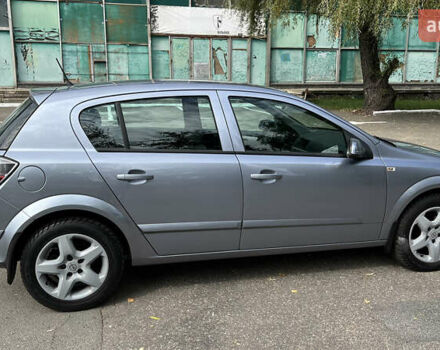 Серый Опель Астра, объемом двигателя 1.6 л и пробегом 255 тыс. км за 5400 $, фото 9 на Automoto.ua