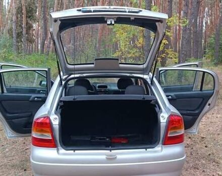 Серый Опель Астра, объемом двигателя 1.4 л и пробегом 191 тыс. км за 4000 $, фото 1 на Automoto.ua